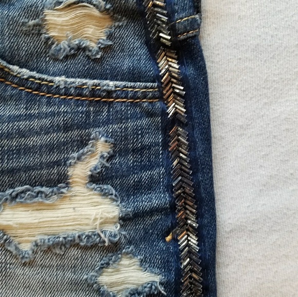 High waisted distressed shorts - Picture 3 of 4