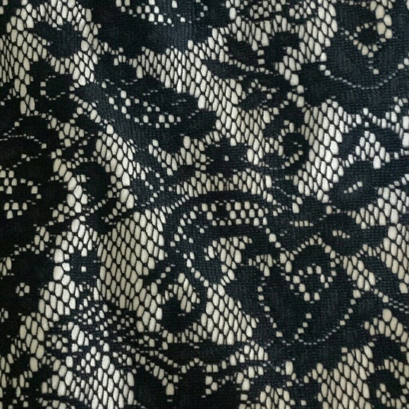 H&M black lace mesh skirt - Picture 3 of 4