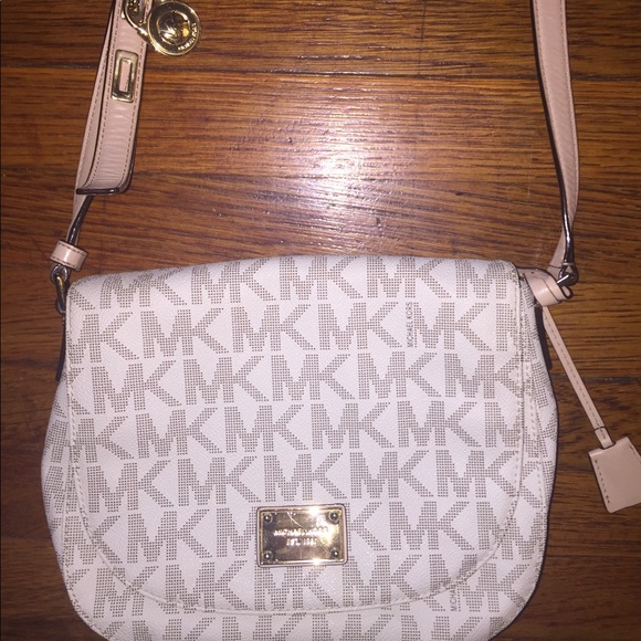 Micheal Kor Purse - Picture 2 of 3