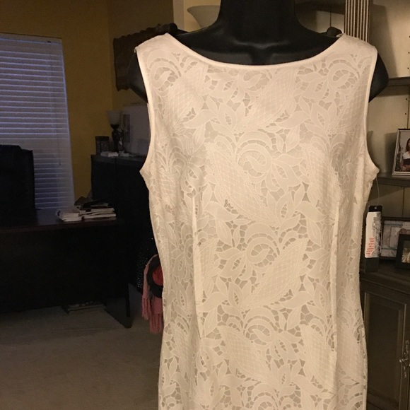 Tahari Lace Dress Size 8 - Picture 1 of 4