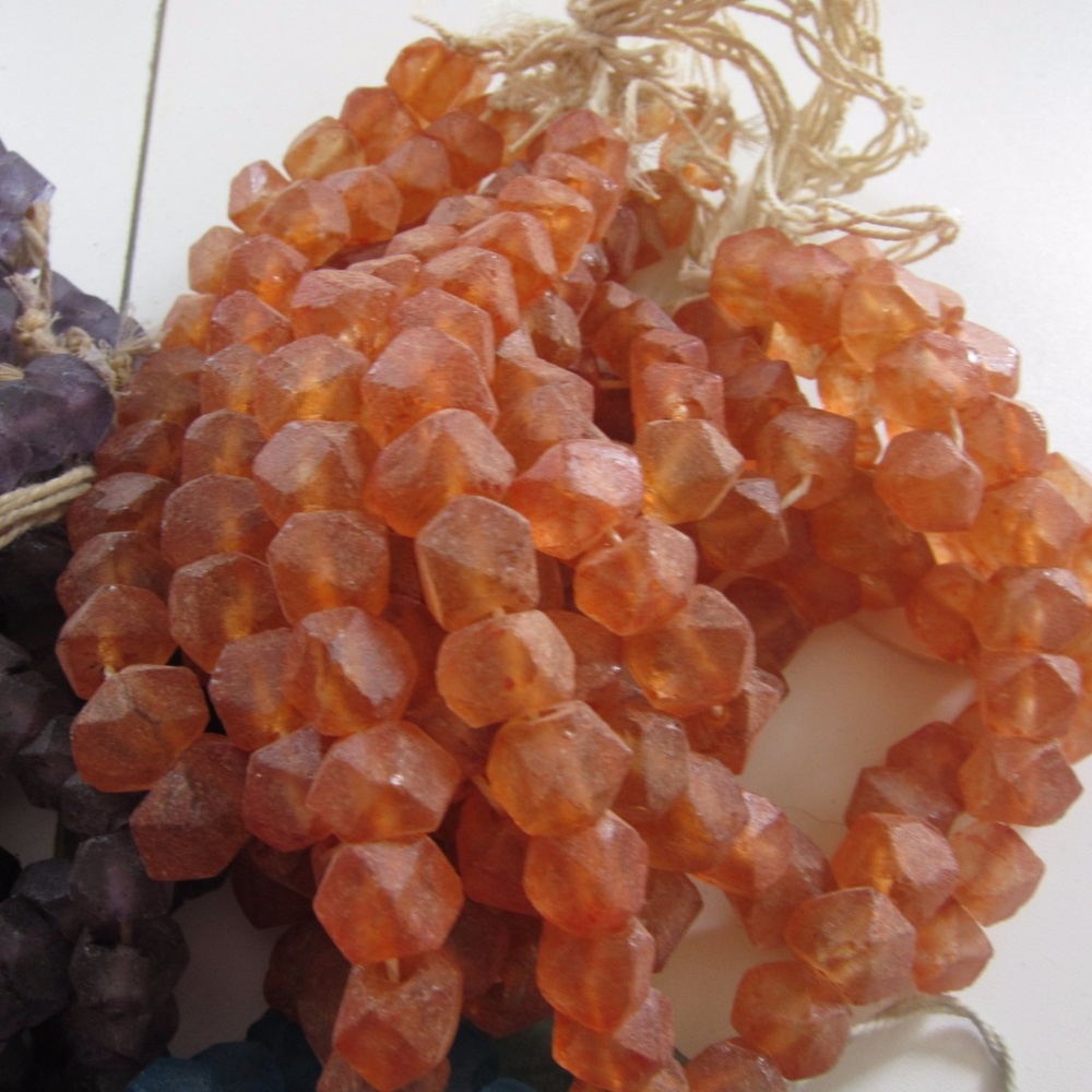 DIY - Cinnamon strand of sea glass beads - Craft