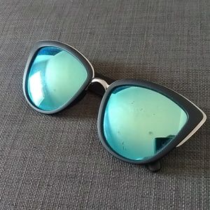 Quay My Girl Sunglasses with Case