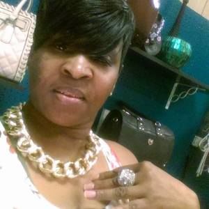 Meet your Posher, Linda