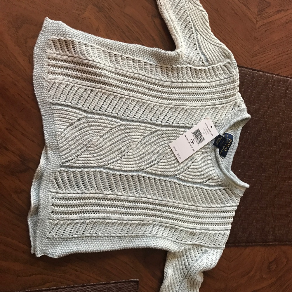 Light weight sweater