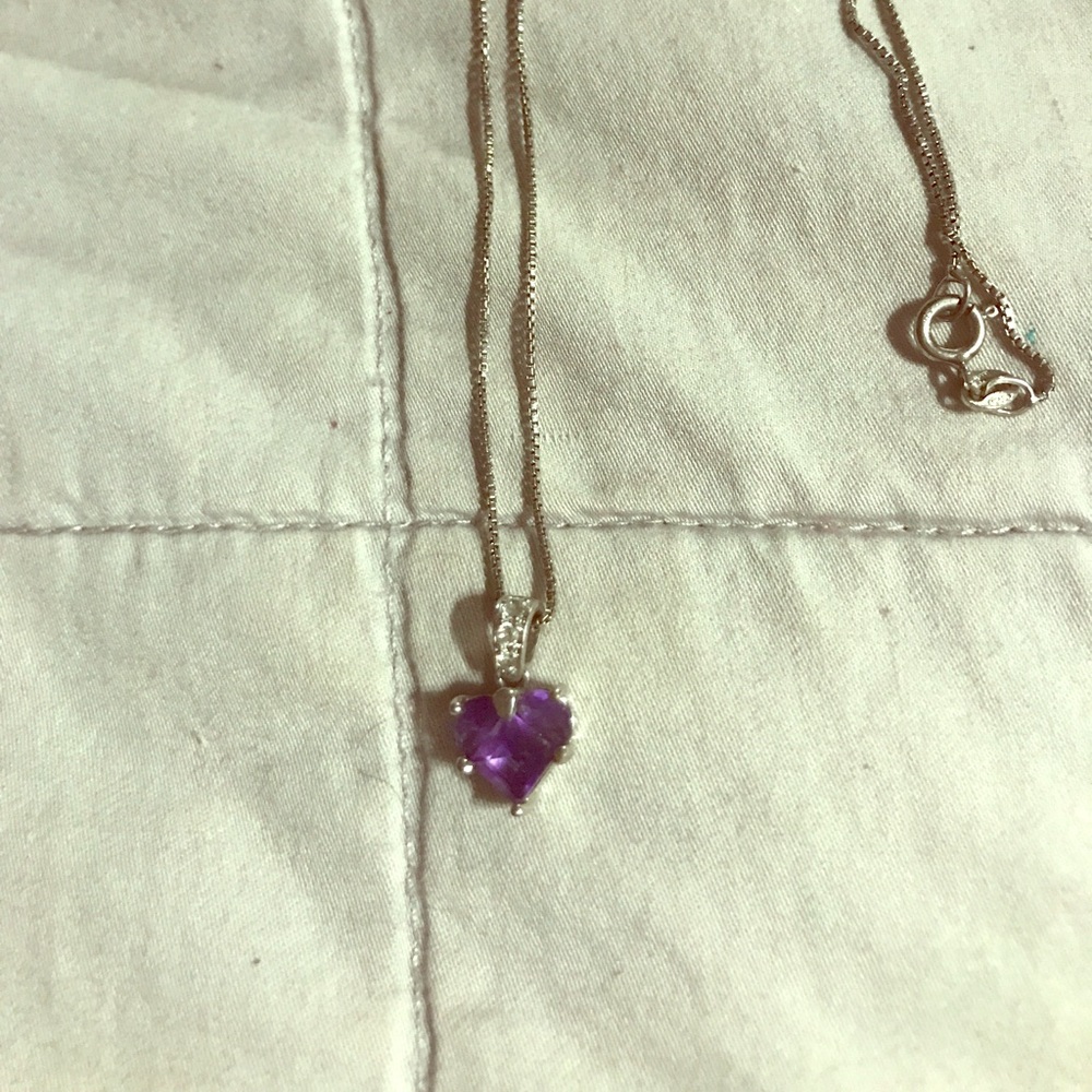 Purple pendant necklace
