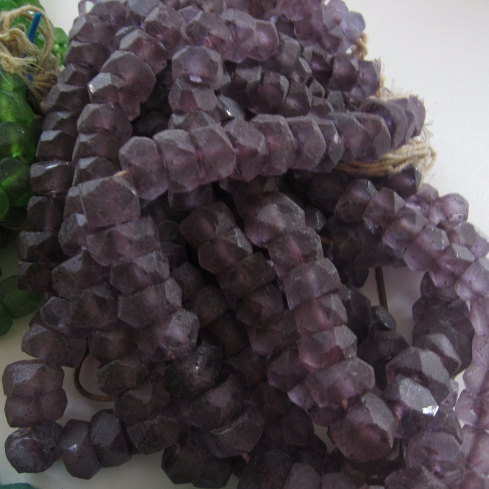 DIY - Purple strand of sea glass beads - Craft