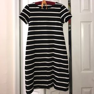 Gap black and white striped dress