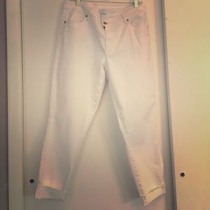 Ann Taylor Loft White cropped jeans size 14