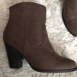 Forever 21 Heeled Ankle Booties Brown Size 6