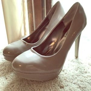 Steve Madden nude pumps