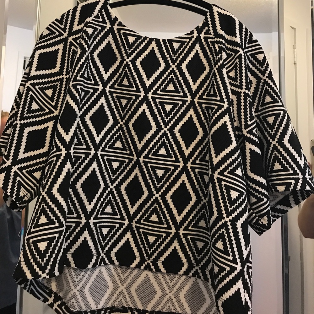 High Low black and white top