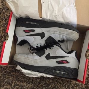 Nike Air Max 90 Essential