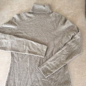 Neiman Marcus Cashmere Turtleneck Sweater (MEDIUM)
