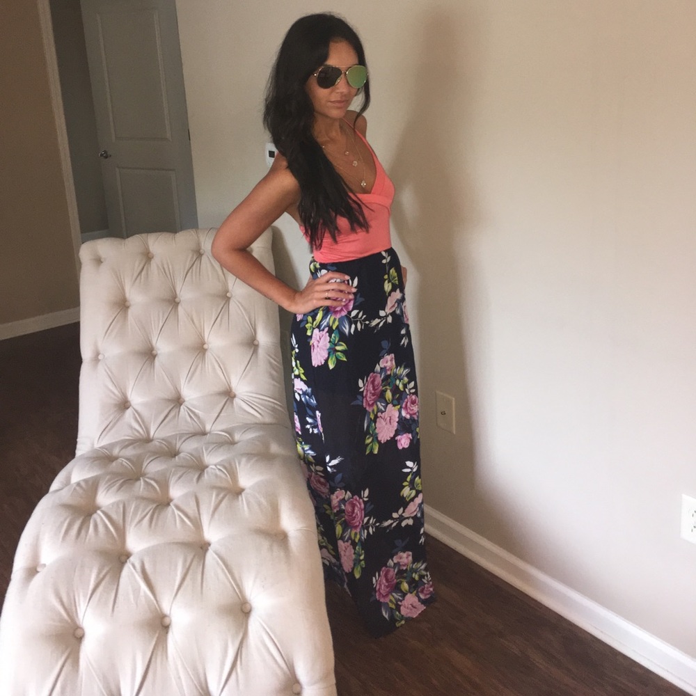 Floral Maxi Dress🌸💙 - Picture 2 of 2