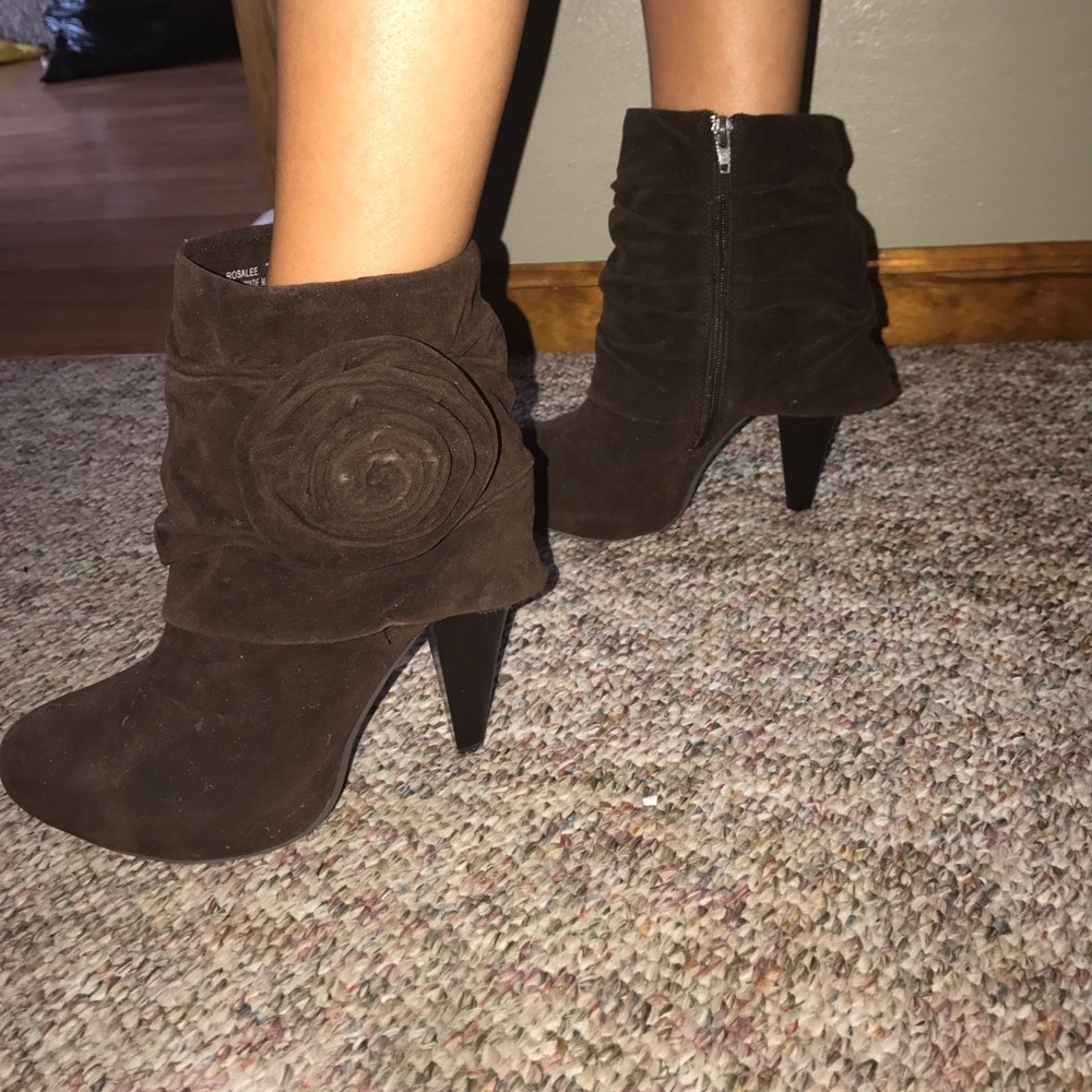 DOLLHOUSE BROWN BOOTIE HEELS