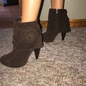 DOLLHOUSE BROWN BOOTIE HEELS