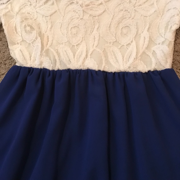 Summer dress - Picture 2 of 3