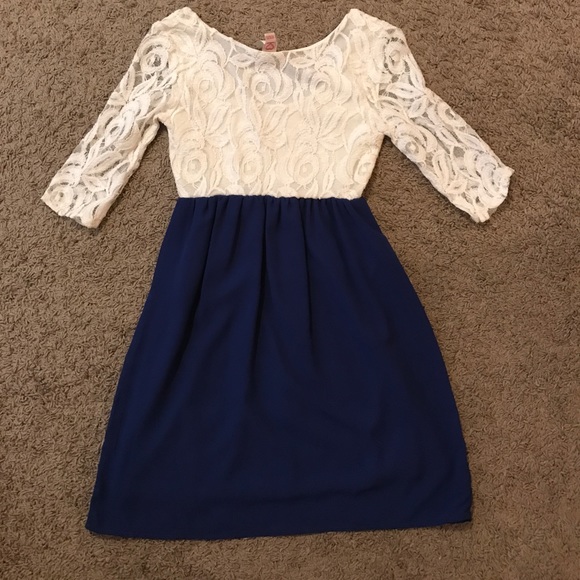 Summer dress - Picture 3 of 3