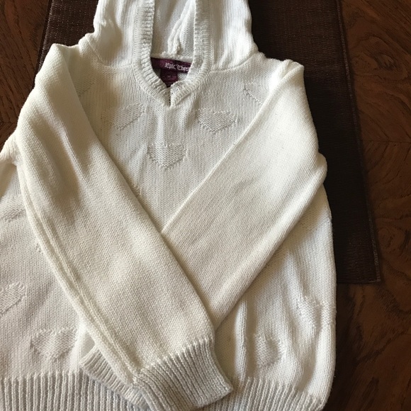 Sweaters - Picture 2 of 6