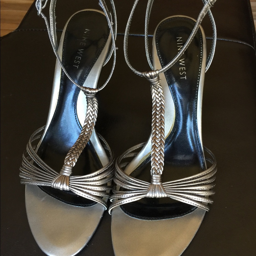 🎉PARTY SHOES🎉 New Years Eve parties are waiting!