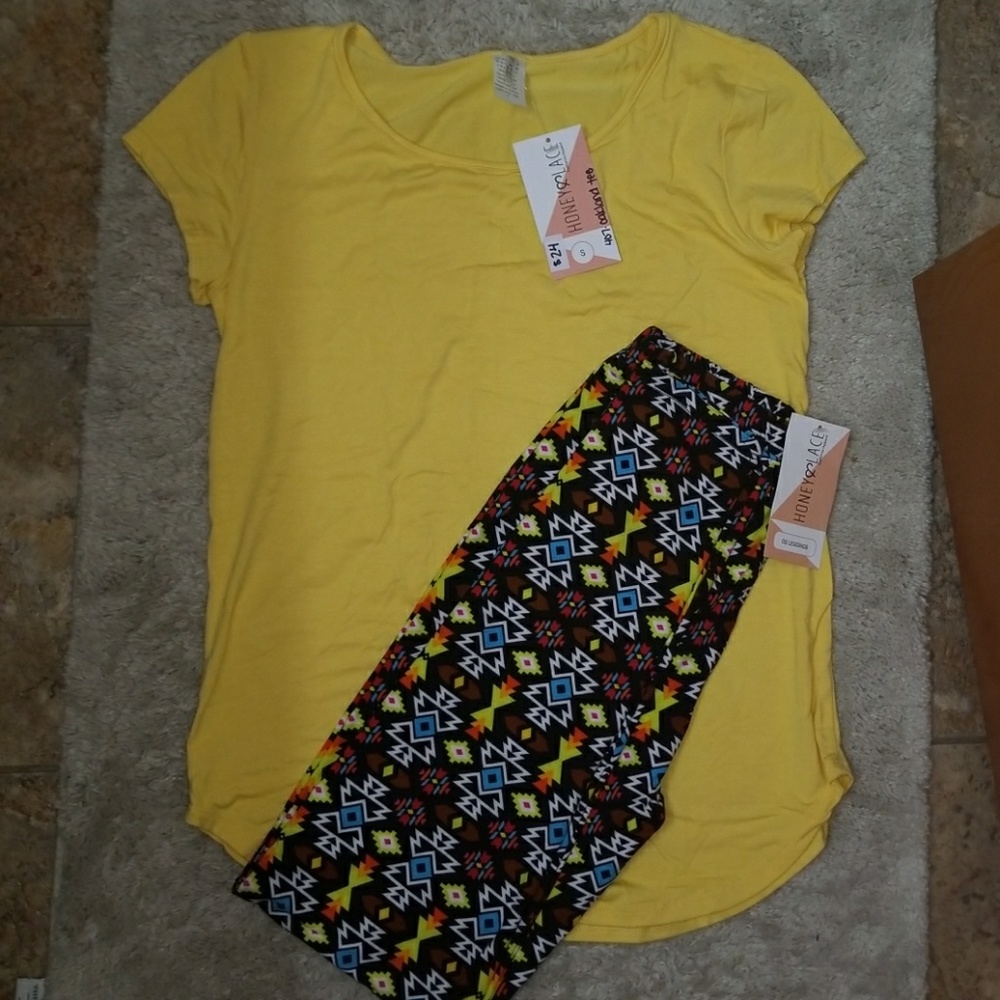 Honey & Lace Oakland Tee and OS Leggings