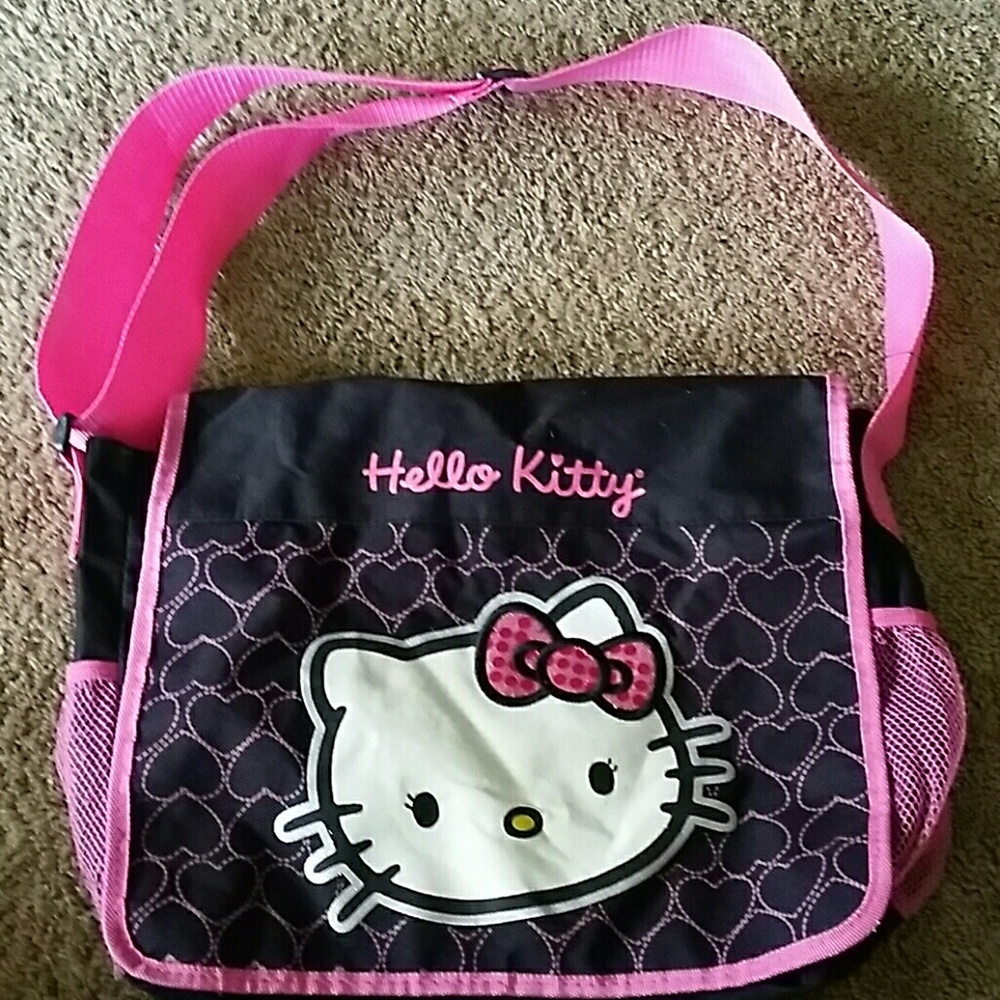 Hello kitty cross shulder bag.