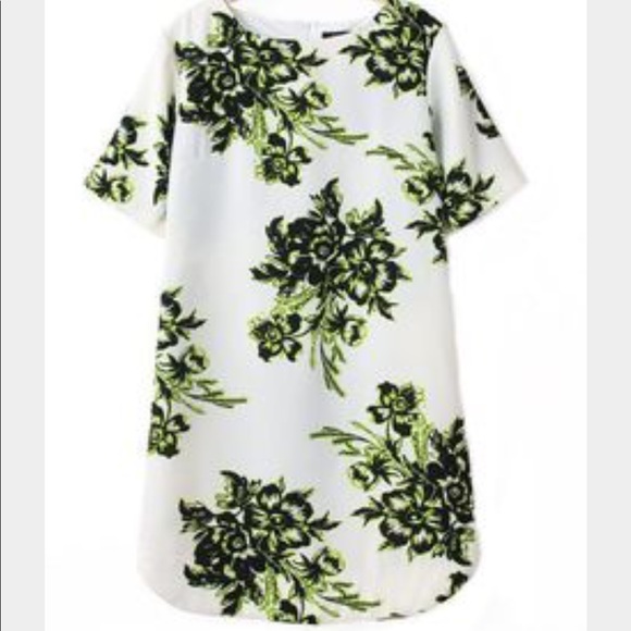 Goodnight Macaroon Dresses & Skirts - NWT Goodnight Macaroon Floral Shift dress