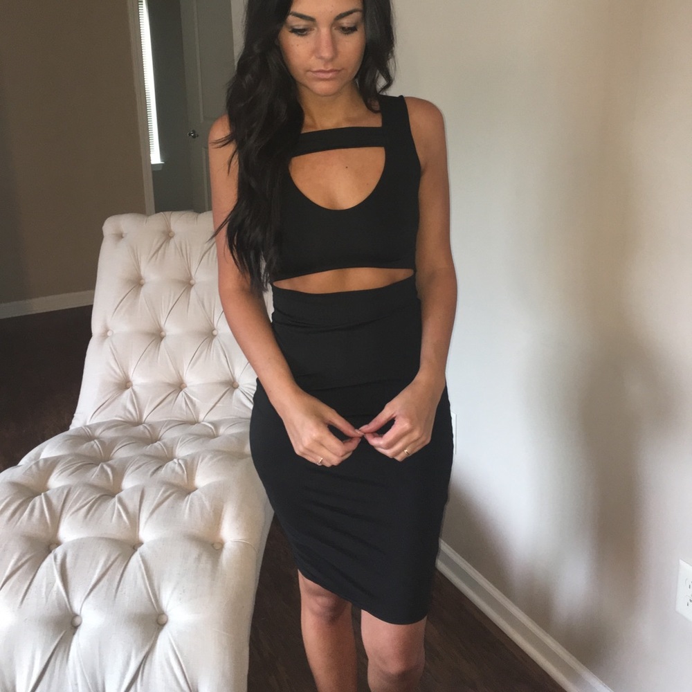 LAST CHANCE✨or donating! Black Cutout Dress🔥