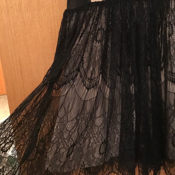 Lace dress - Picture 3 of 3