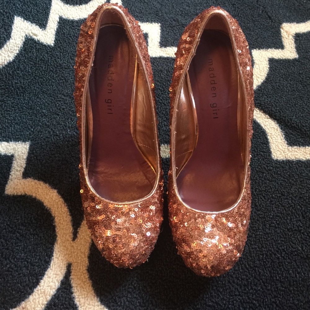 Gorgeous sparkling pumps!!💎👠