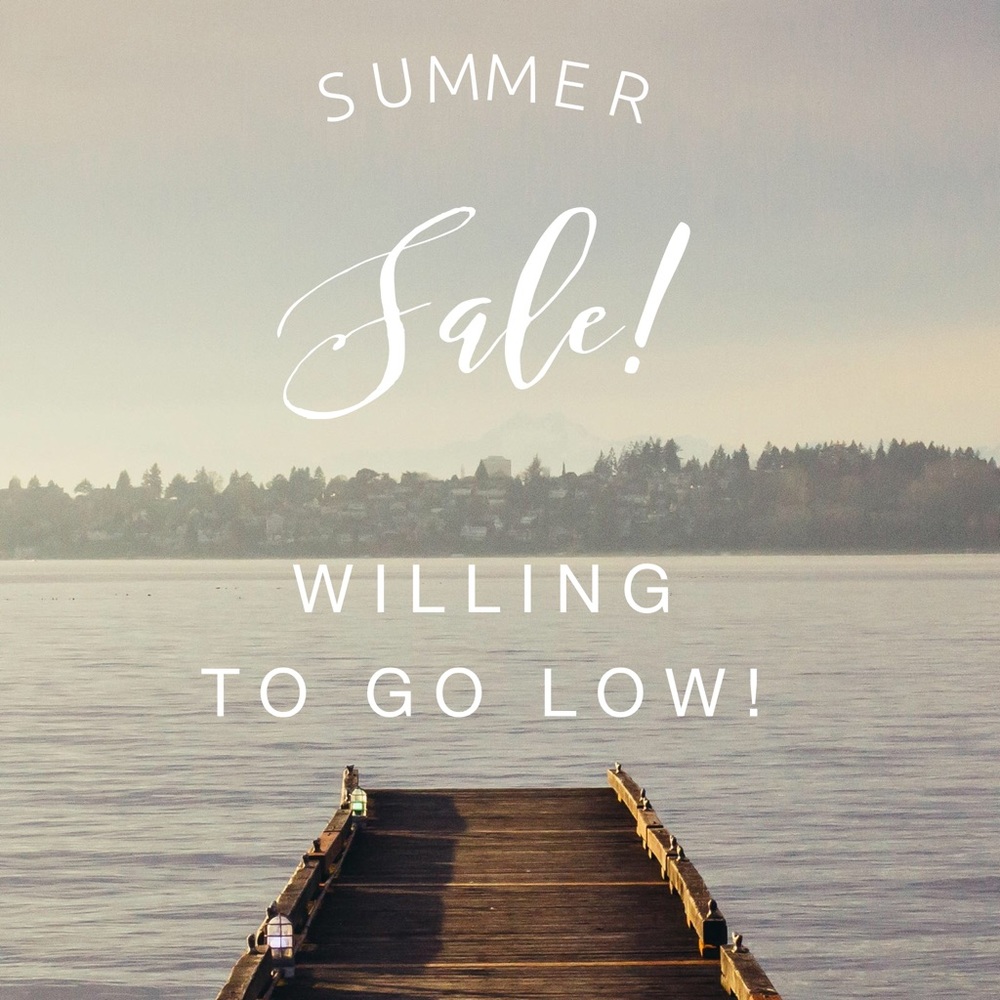 Accepting low offers! ☀️☀️☀️