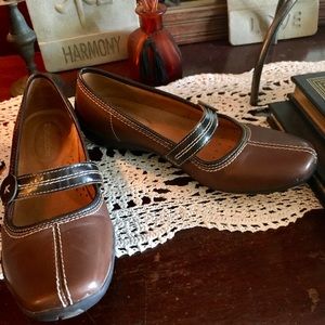 Naturalizer brown Mary Janes.