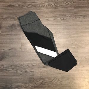 Black & White Cropped Workout Leggings