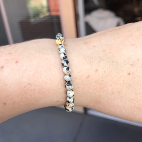 🎀HP🎀 Agate Heart Beaded stretch Bracelet - Picture 9 of 12