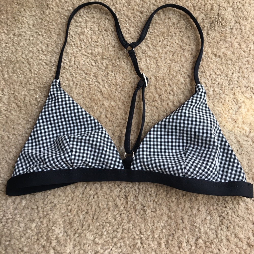 Patterned triangle top