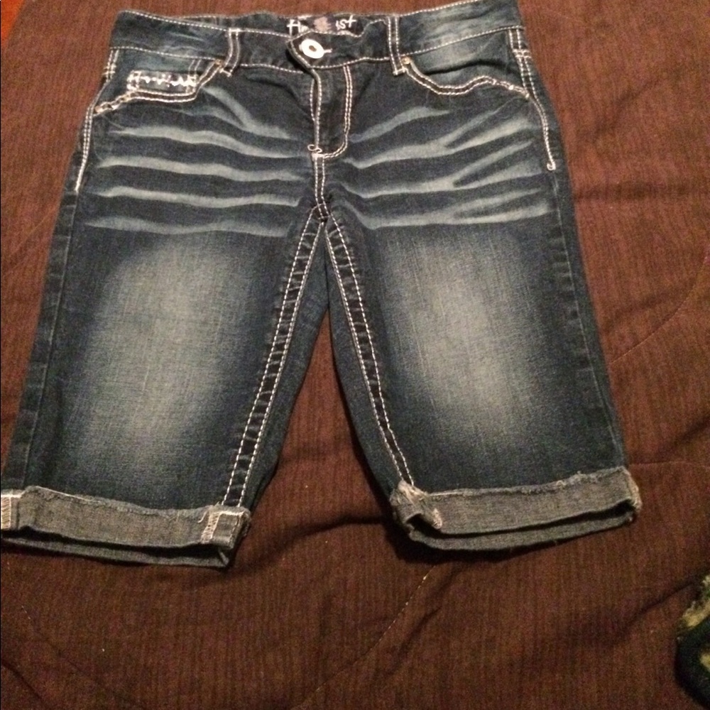 Amethyst mid thigh blue jean shorts