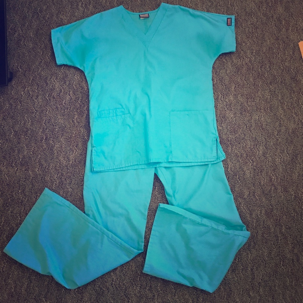 Cherokee scrubs set - Size XS