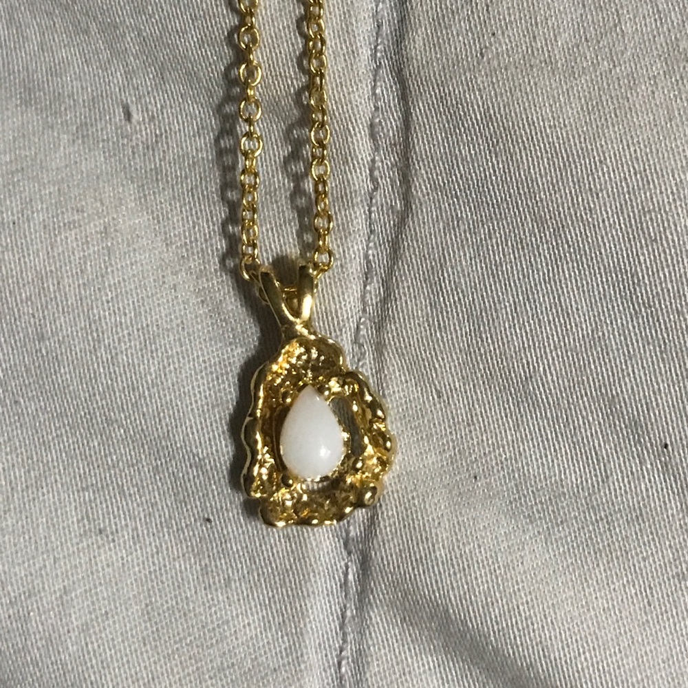 Vintage Opal pendant necklace
