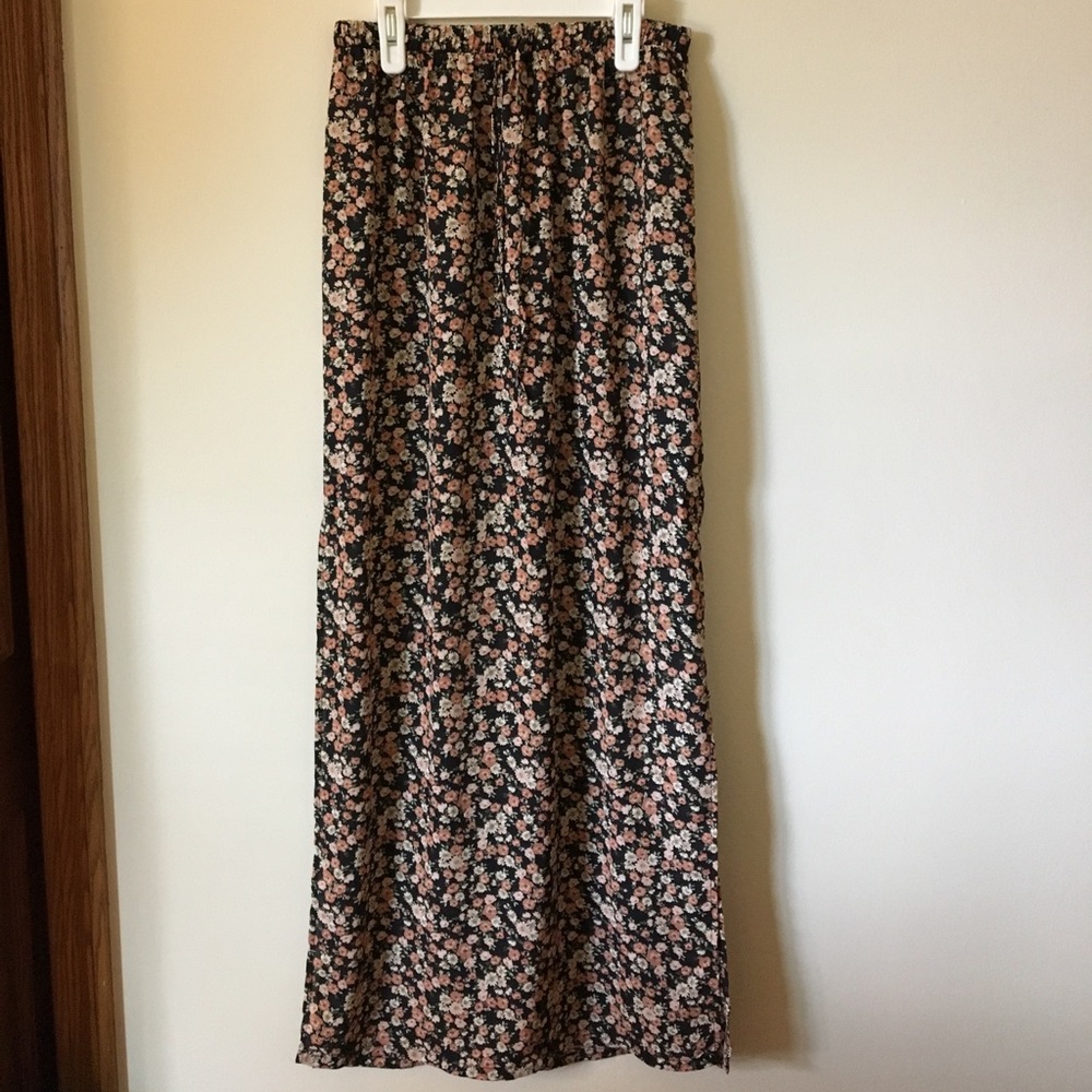 Forever 21 Floral Maxi/Full Length Skirt W/ Slit