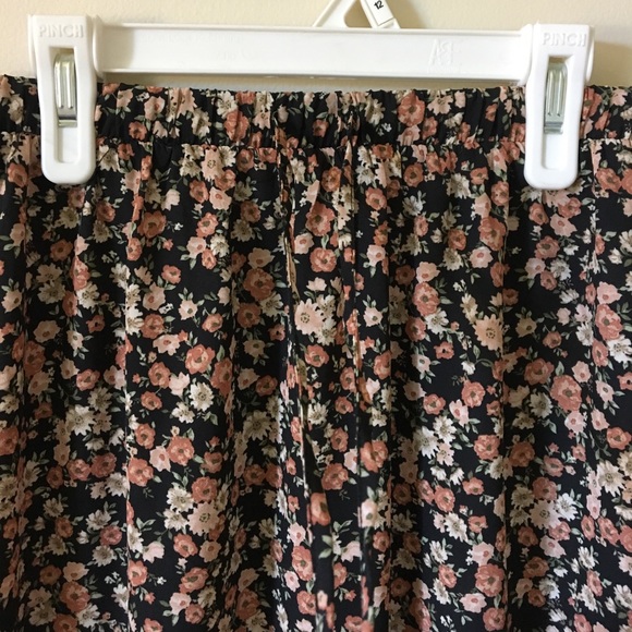 Forever 21 Floral Maxi/Full Length Skirt W/ Slit - Picture 3 of 7