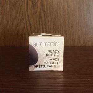 Laura Mercier Ready Set Glow Translucent Powder