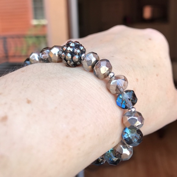 Silver Beaded stretch Bracelet - Picture 4 of 9