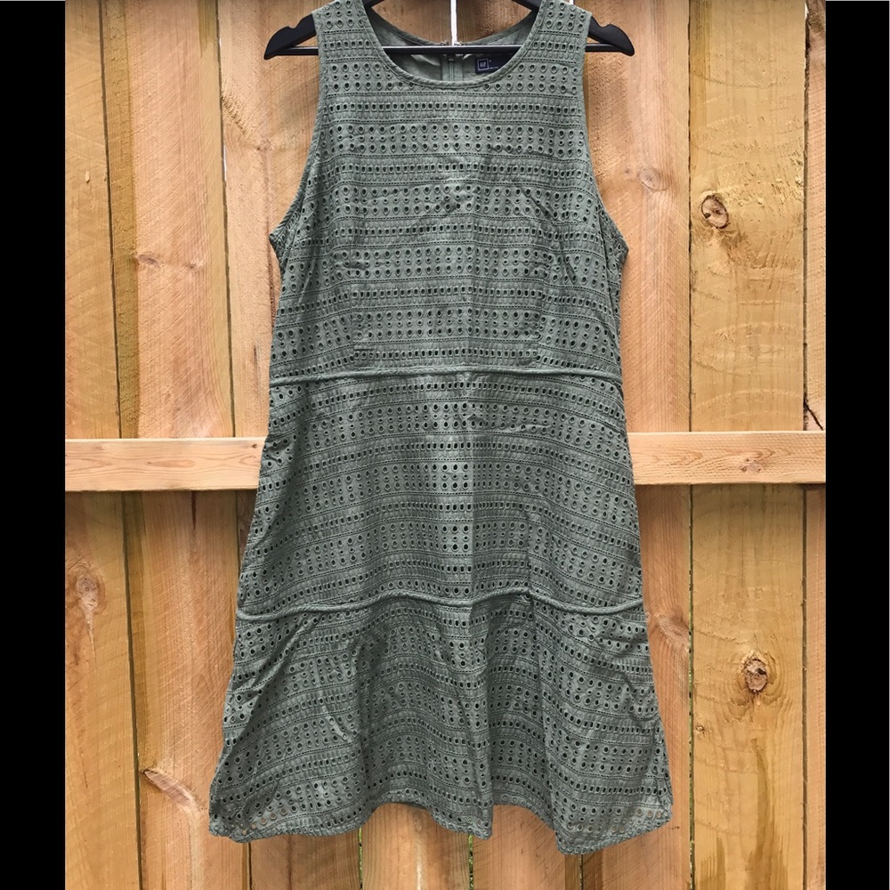 NWOT - GAP olive green eyelet linen dress