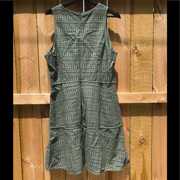 NWOT - GAP olive green eyelet linen dress - Picture 3 of 3