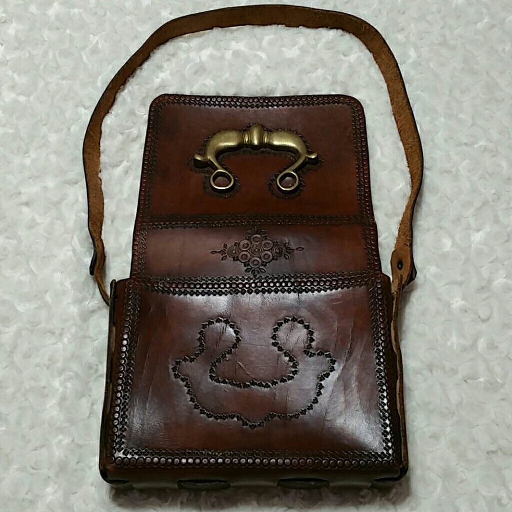 Vintage OOAK Hand Tooled Leather Saddle Bag - Picture 4 of 8