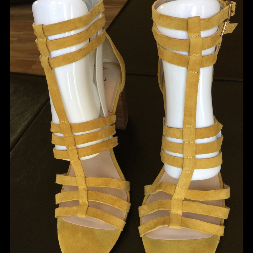 🎉 SALE 🎉 Sole Society Elise block heel sandal