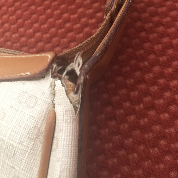 Vintage Gucci Hobo style clean inside & out Used - Picture 2 of 4