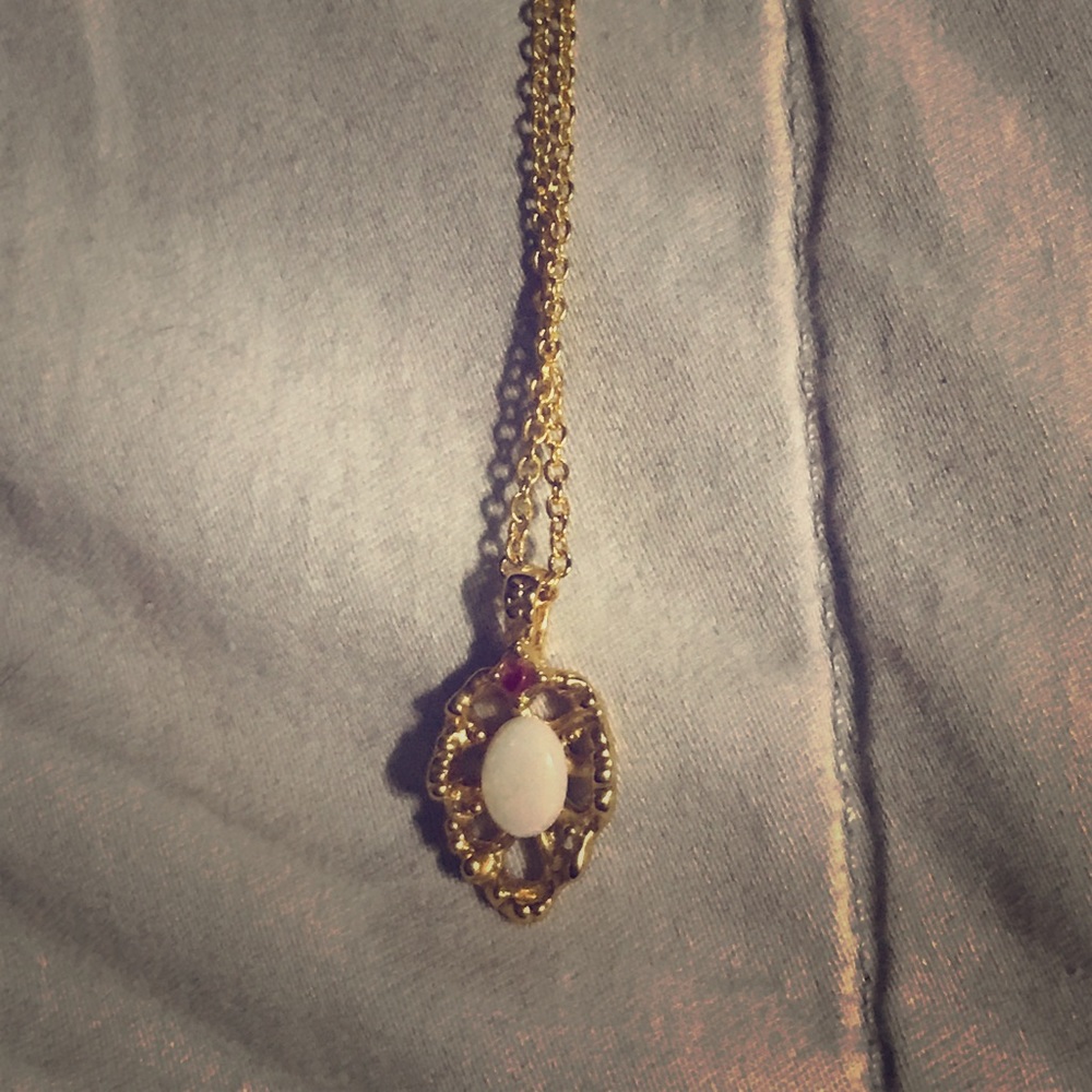 Vintage Opal pendant necklace