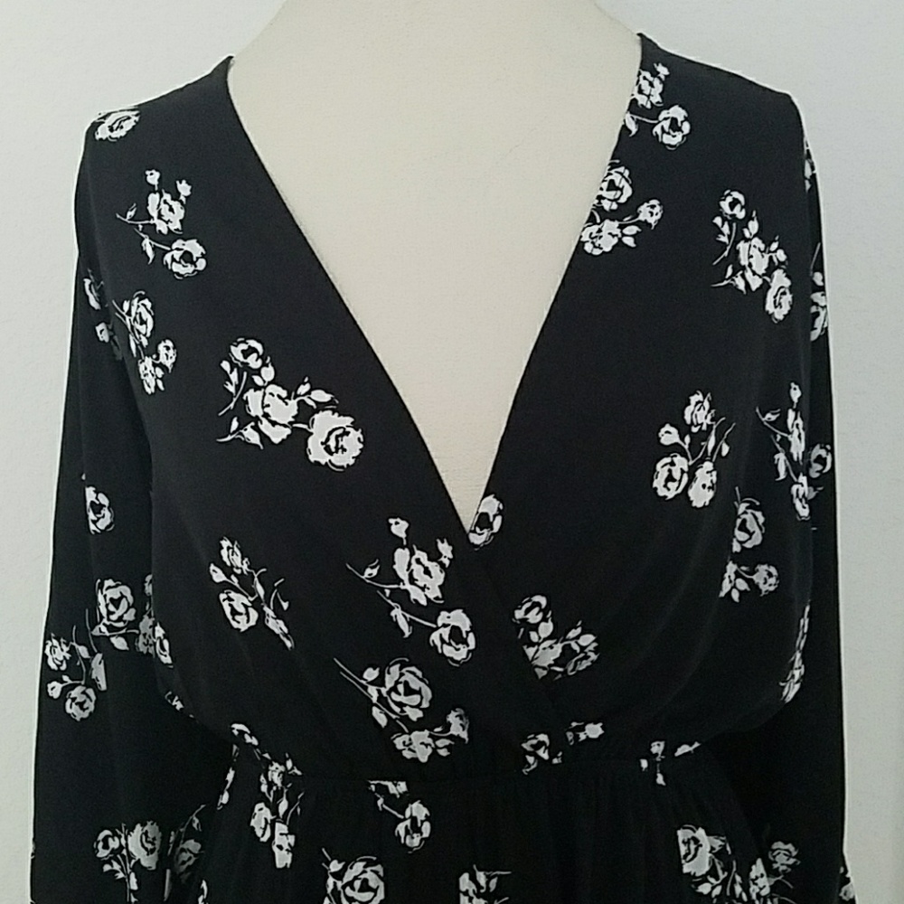 Black Floral Romper - Picture 5 of 7