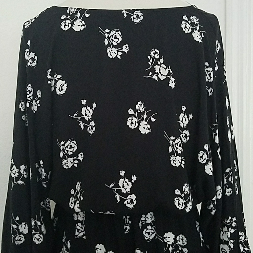 Black Floral Romper - Picture 7 of 7
